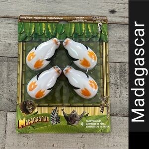 Madagascar 2005 Collectible - Four Wobbling Penguins Party Favors‎ / Unopened